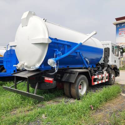 湖北產(chǎn)東風(fēng)5噸藍(lán)牌吸糞車 柴油三輪多功能環(huán)衛(wèi)作業(yè)利器